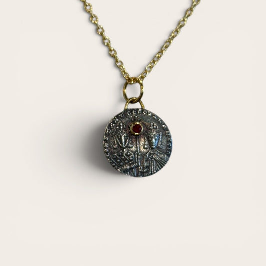 Justinien and Theodora Charm with Ruby