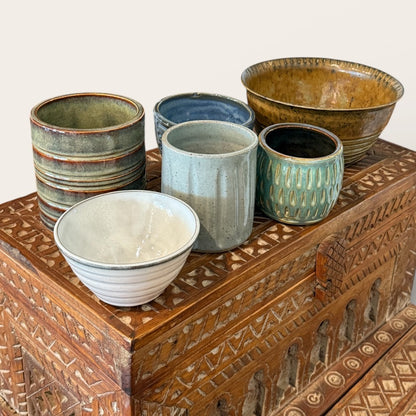 ap pottery gray ribbed vessel