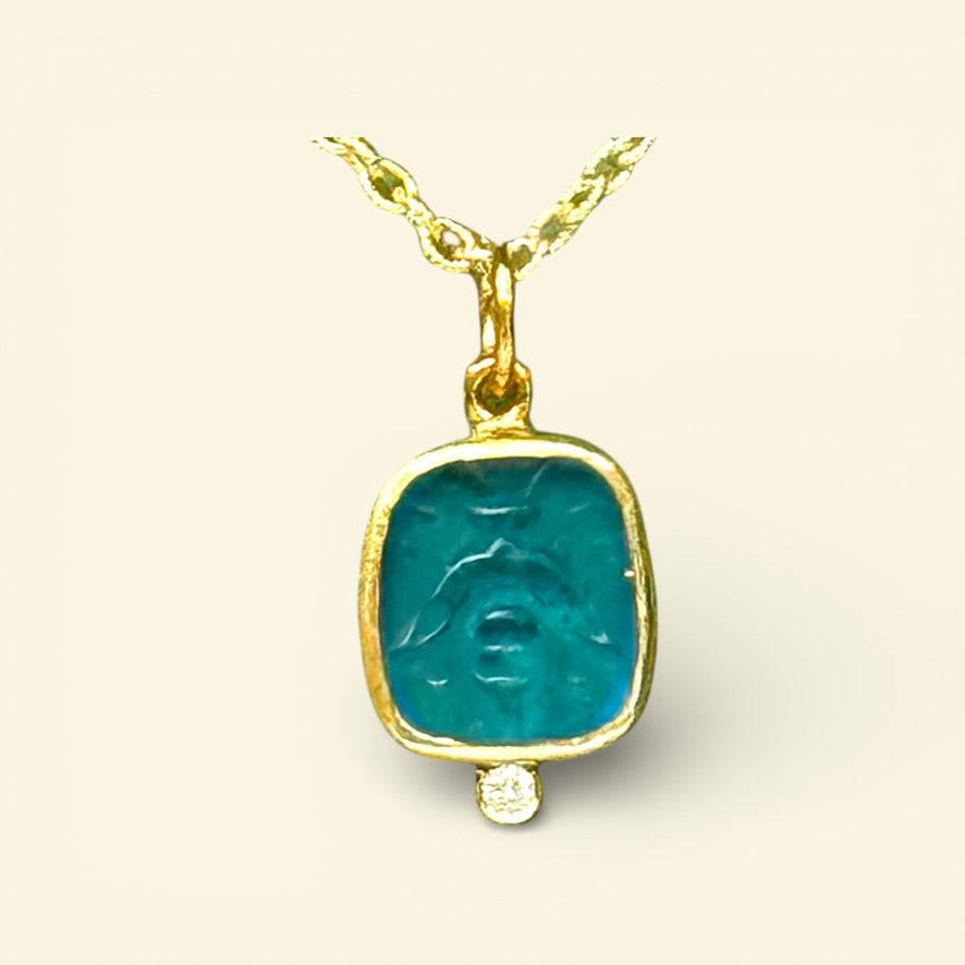 Venetian Glass Queen Bee Pendant