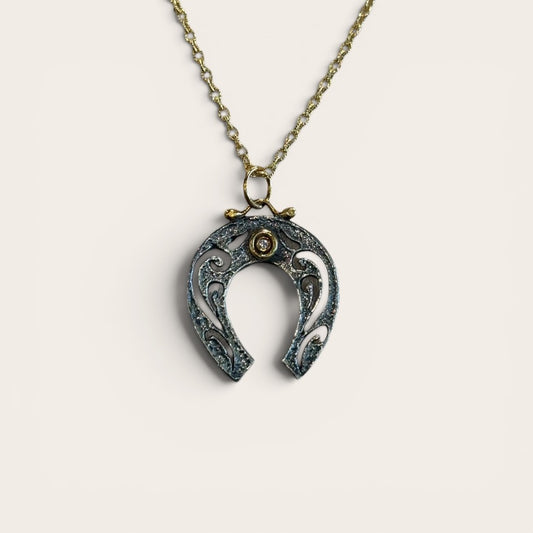 Horseshoe Cahrm
